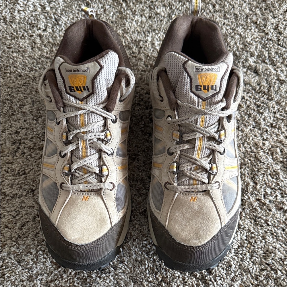 New Balance Men's Gray and Brown Athletic Shoes